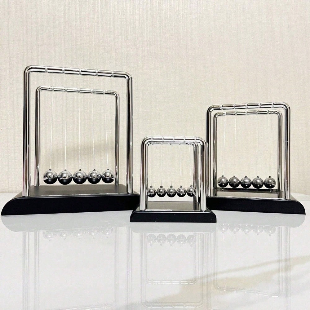 Black Metal Newton's Cradle Ba - đánh giá và giá Office Desk Tech Accessories