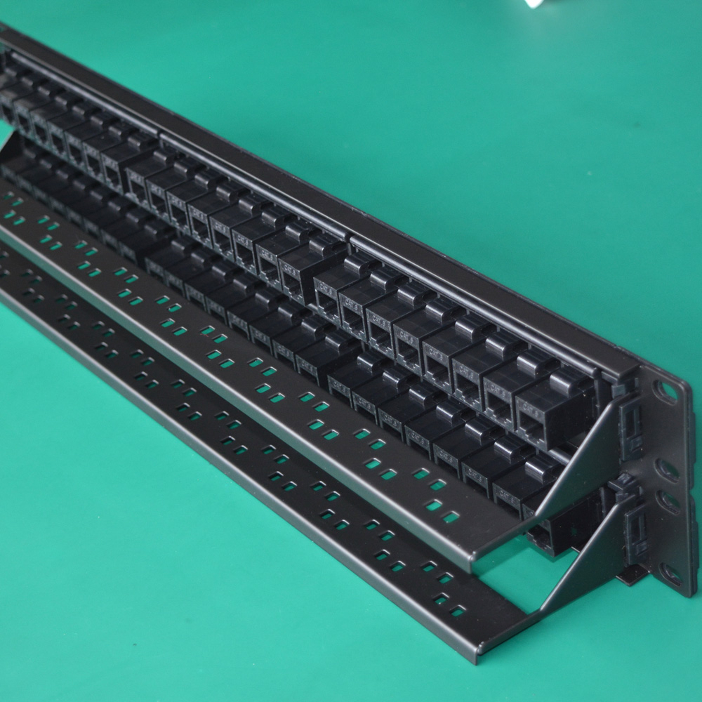 19in 2U Cabinet Pass-through 4 - đánh giá và giá Patch Panel Cat6
