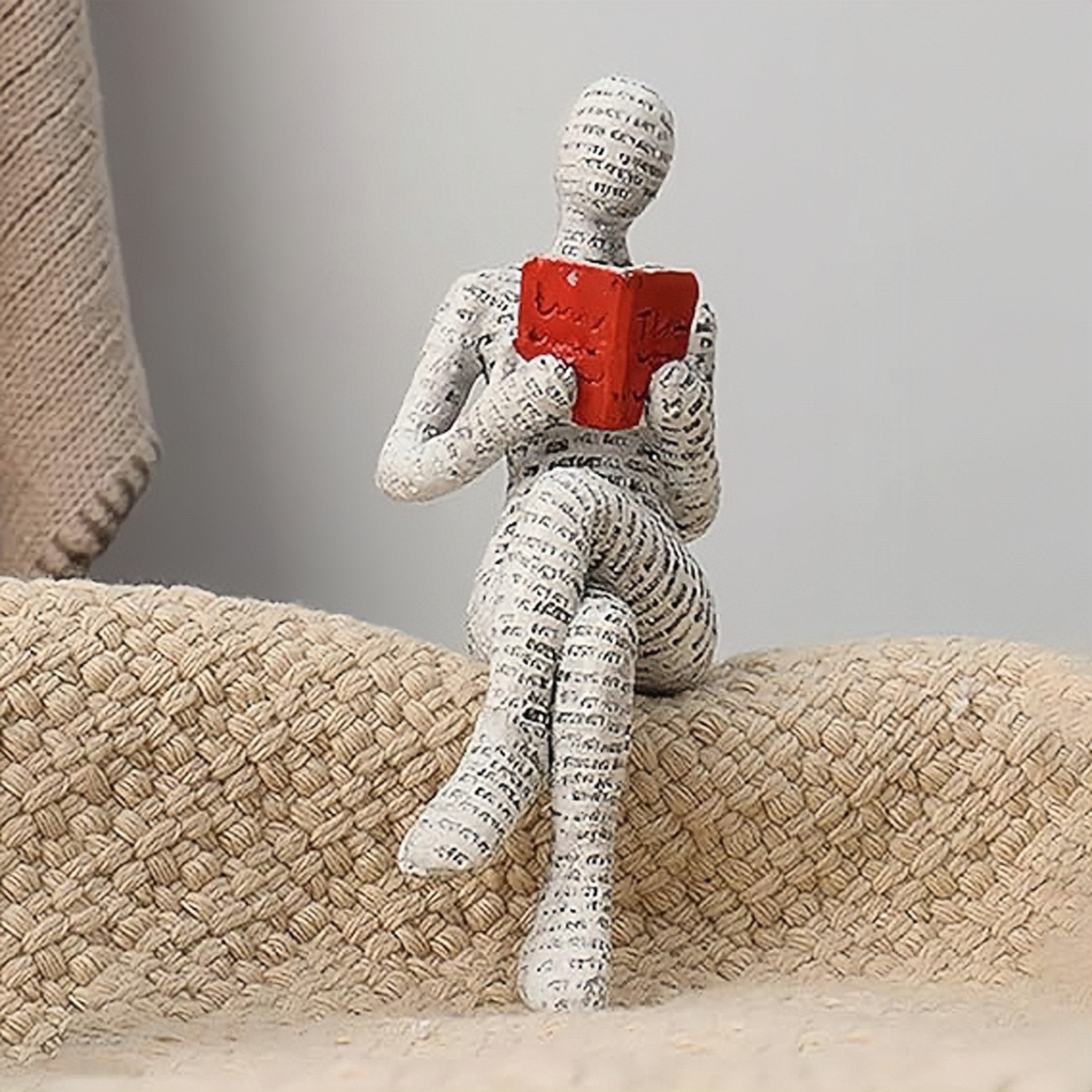 1Pc, Reading Paper Pulp Woman  - đánh giá và giá Office Desk Tech Accessories